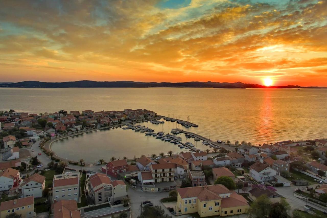 Apartments With A Parking Space Bibinje, Zadar - 14436 Exterior photo